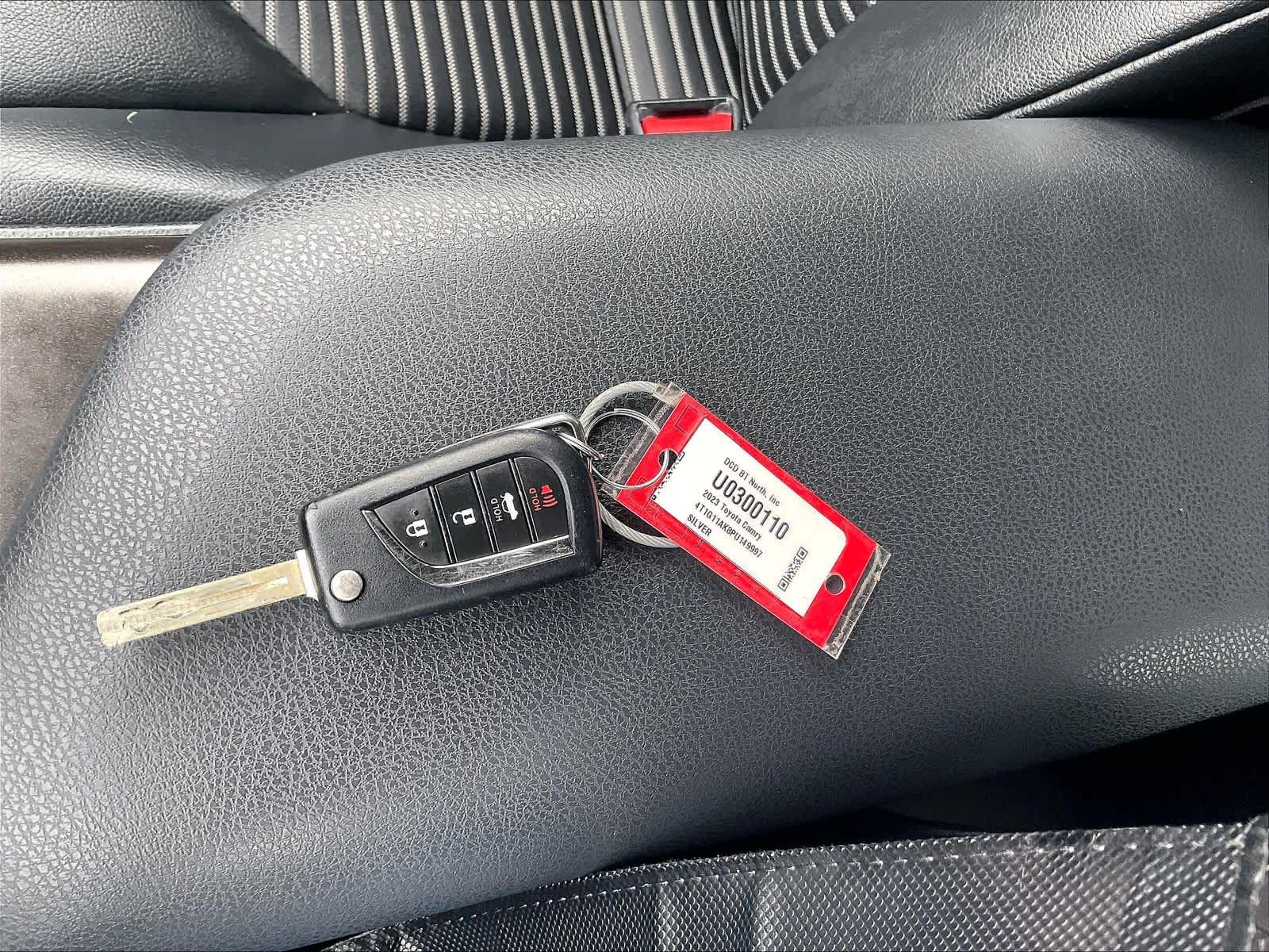 2023 Toyota Camry SE - Photo 30