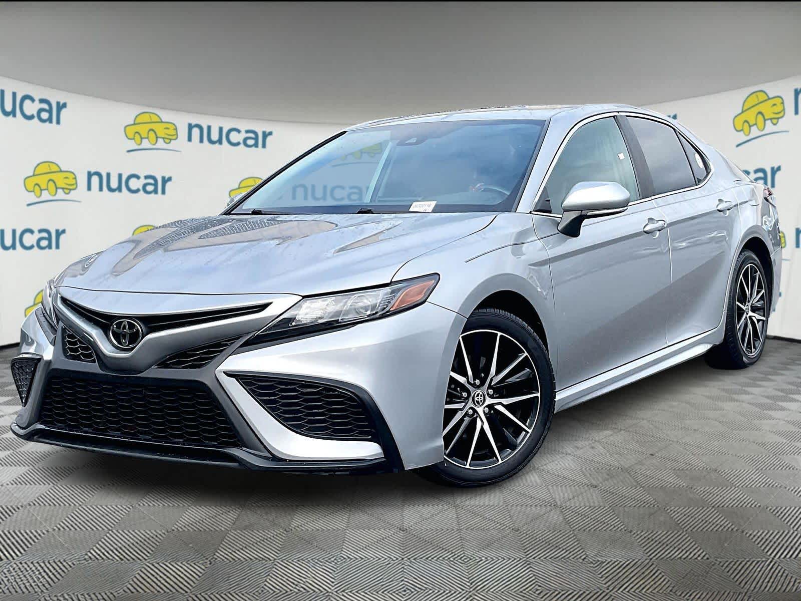 2023 Toyota Camry SE - Photo 3