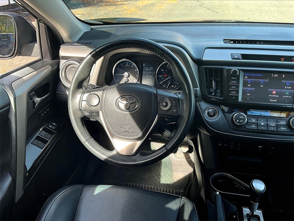 2017 Toyota RAV4 Limited - Photo 17