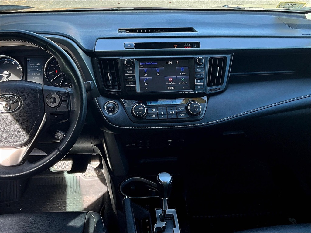 2017 Toyota RAV4 Limited - Photo 18