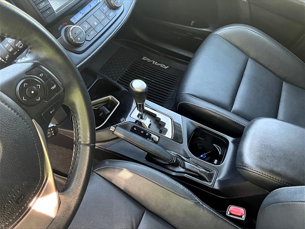 2017 Toyota RAV4 Limited - Photo 20