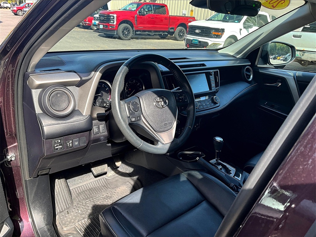 2017 Toyota RAV4 Limited - Photo 8
