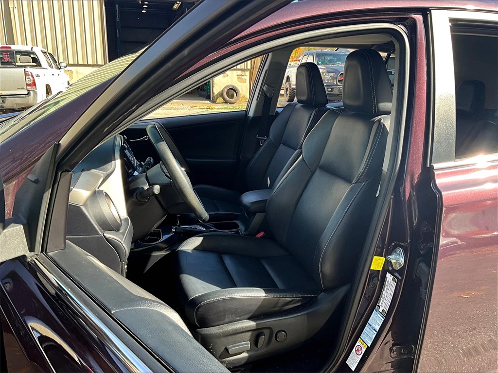 2017 Toyota RAV4 Limited - Photo 10