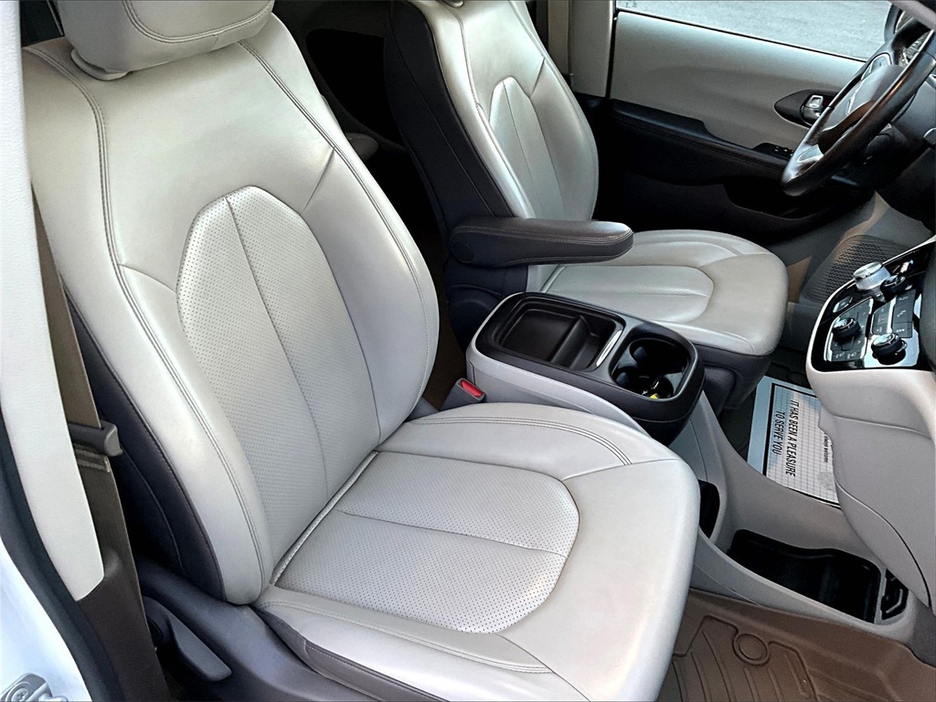 2020 Chrysler Voyager LXI - Photo 11