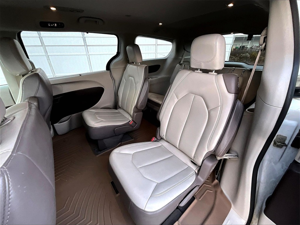 2020 Chrysler Voyager LXI - Photo 15