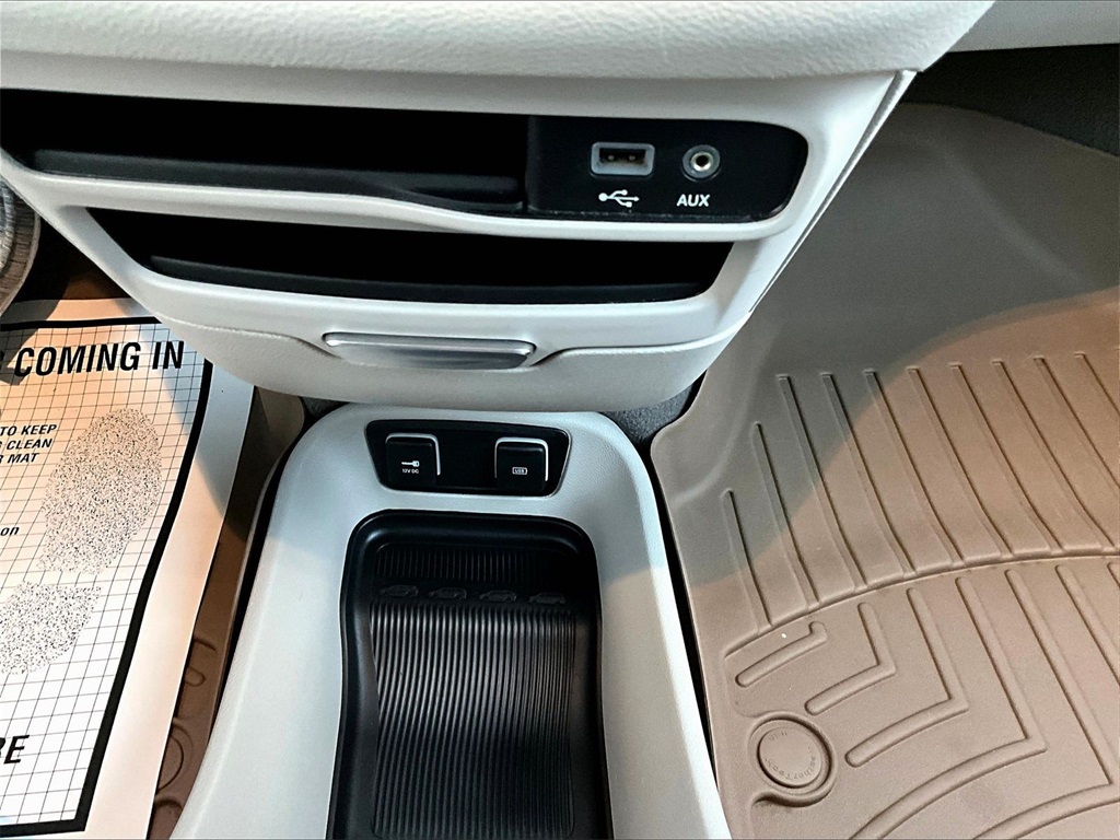 2020 Chrysler Voyager LXI - Photo 27
