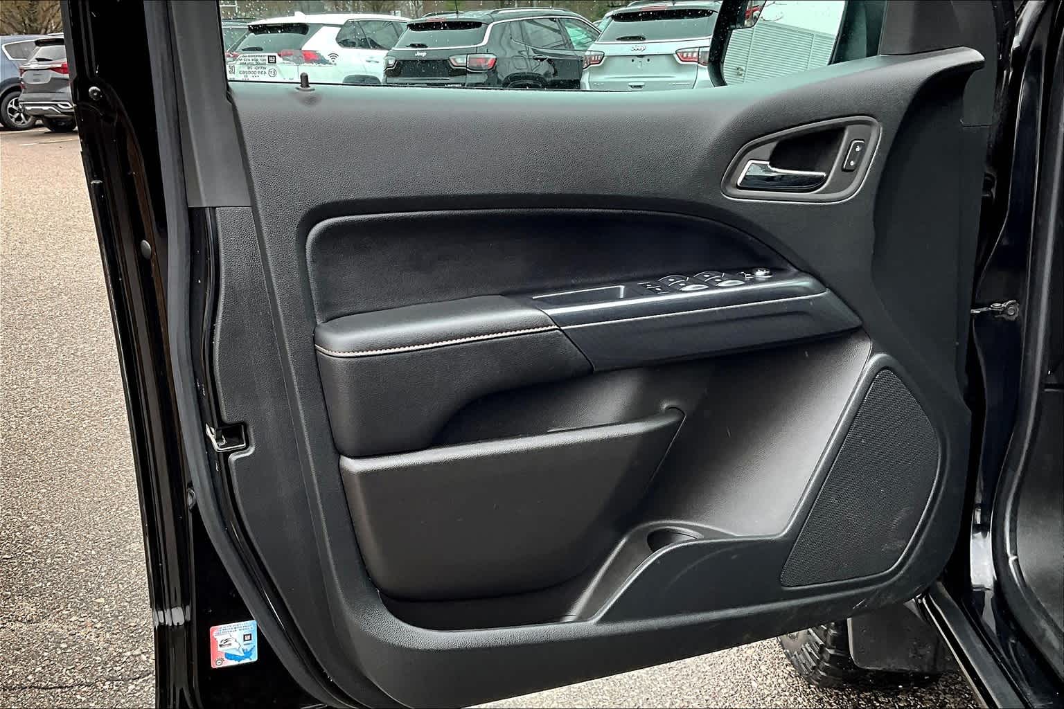2022 GMC Canyon 4WD AT4 w/Cloth - Photo 9