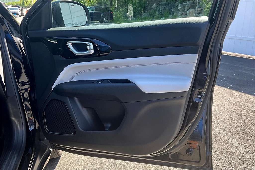 2022 Jeep Compass Limited - Photo 12