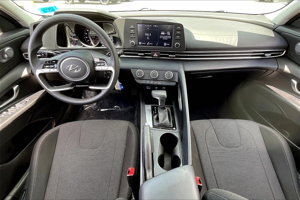 2022 Hyundai Elantra SE - Photo 20