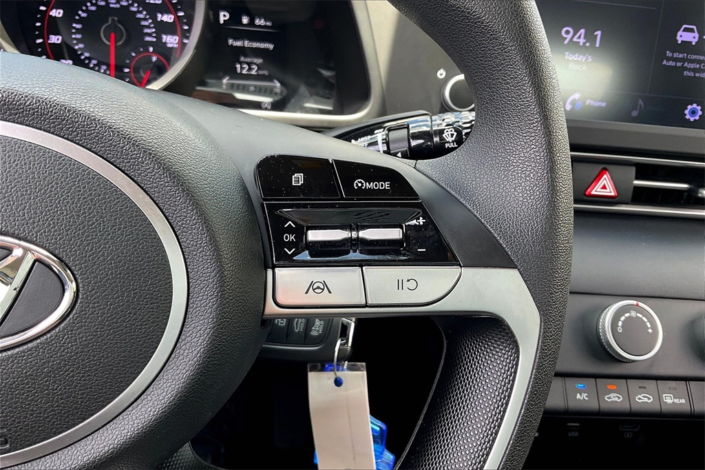 2022 Hyundai Elantra SE - Photo 22