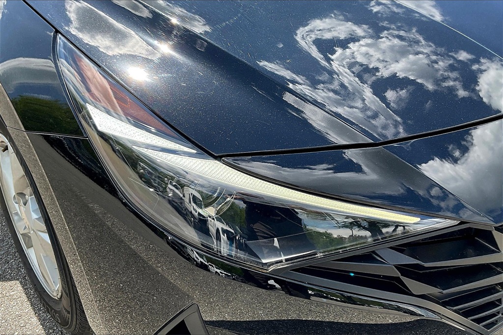 2022 Hyundai Elantra SE - Photo 28