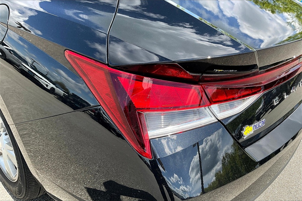 2022 Hyundai Elantra SE - Photo 29
