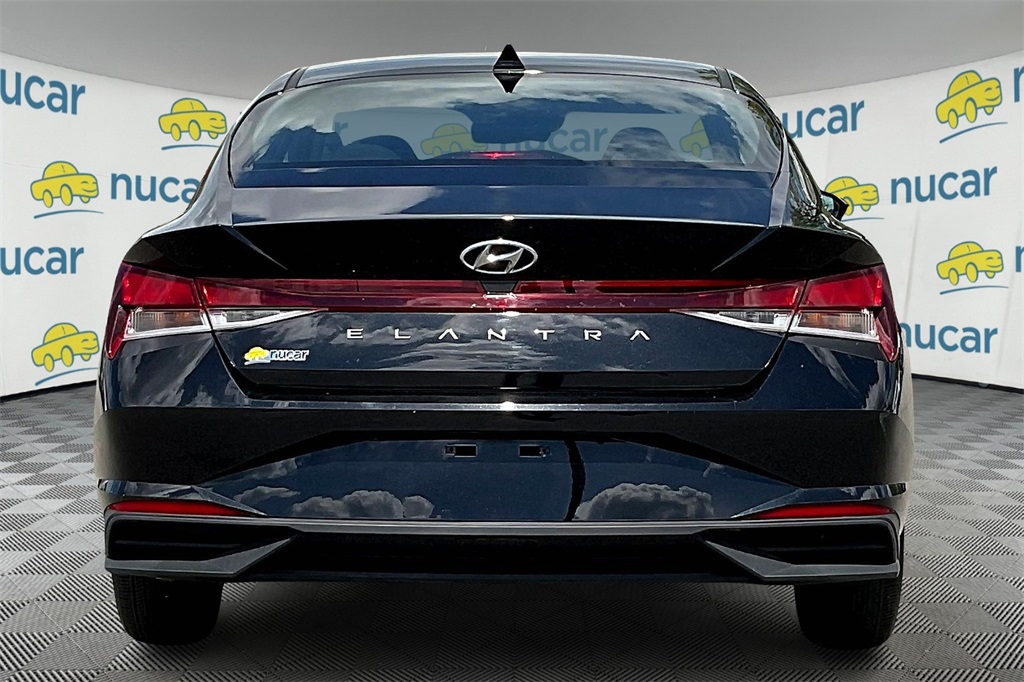 2022 Hyundai Elantra SE - Photo 5