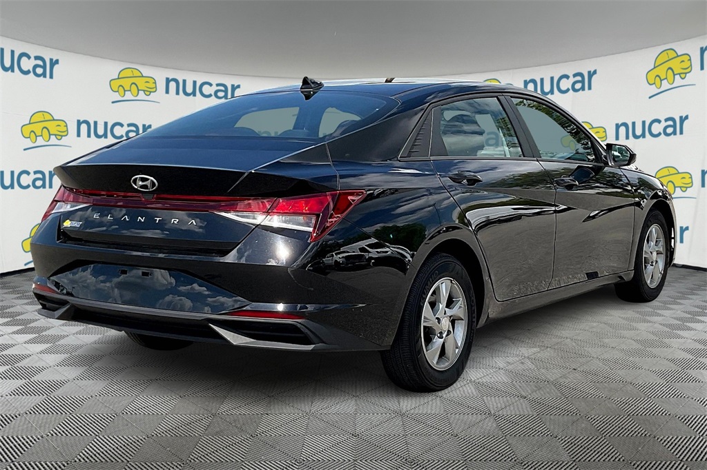2022 Hyundai Elantra SE - Photo 6