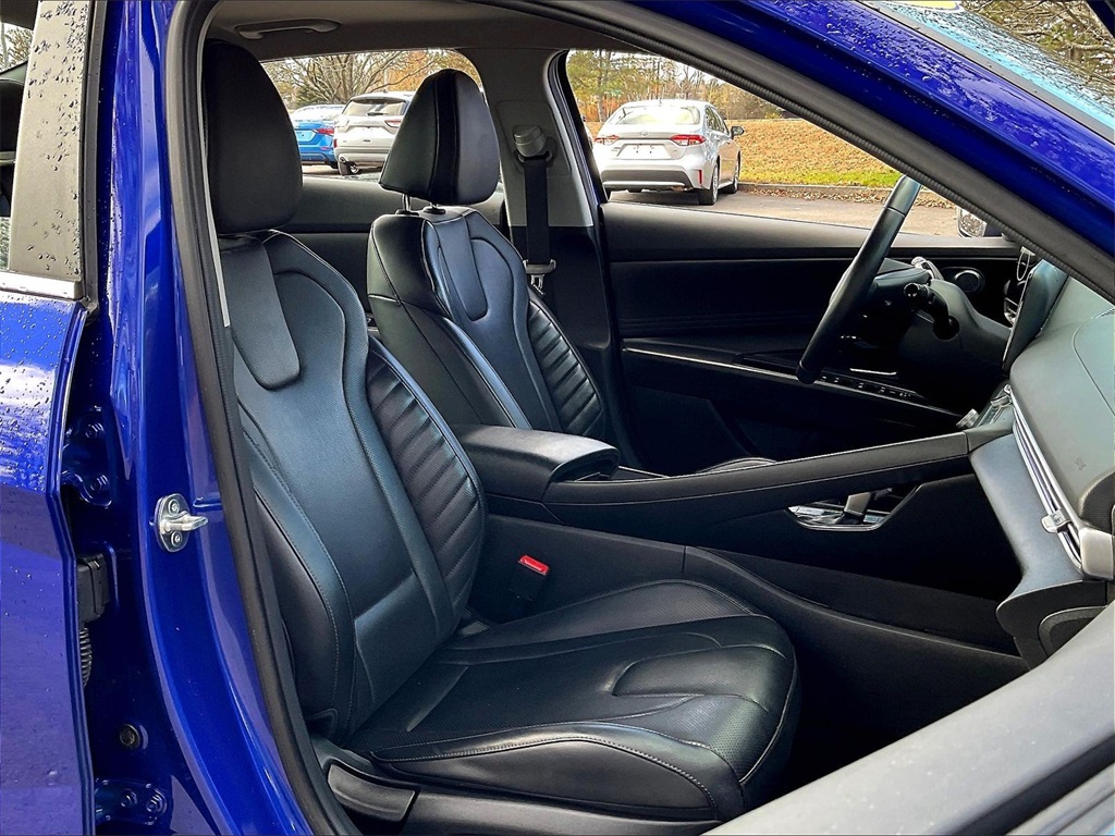 2024 Hyundai Elantra Limited - Photo 11