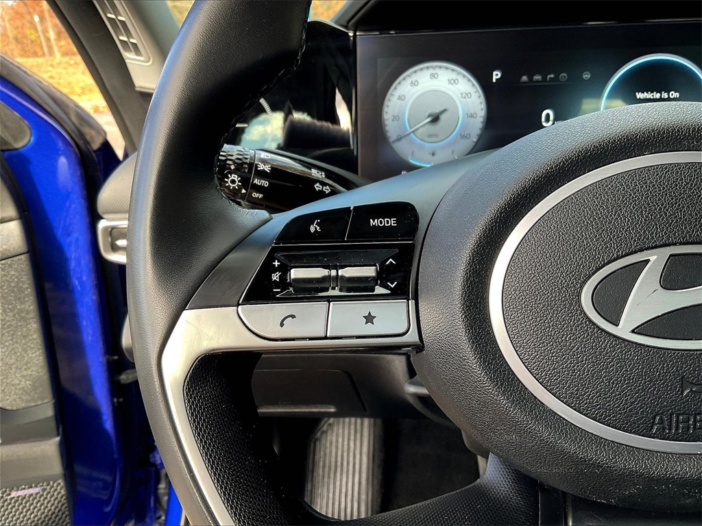 2024 Hyundai Elantra Limited - Photo 22