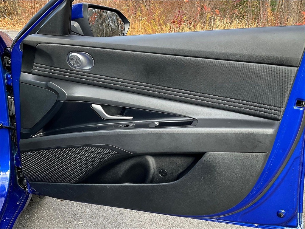 2024 Hyundai Elantra Limited - Photo 25