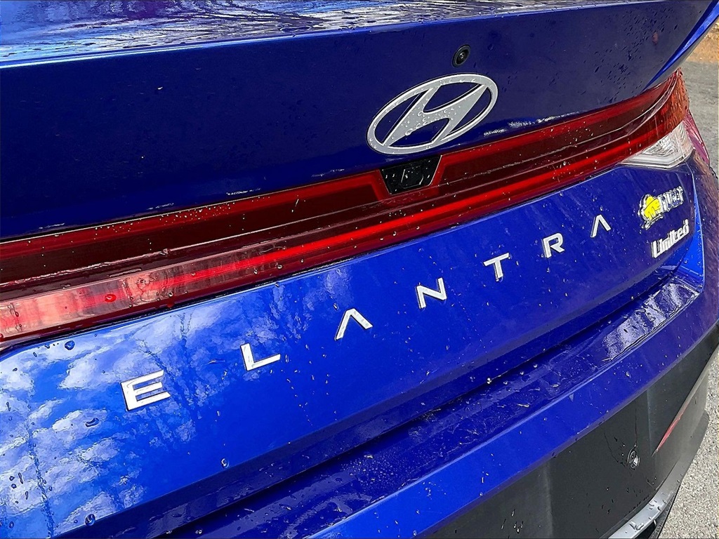 2024 Hyundai Elantra Limited - Photo 27