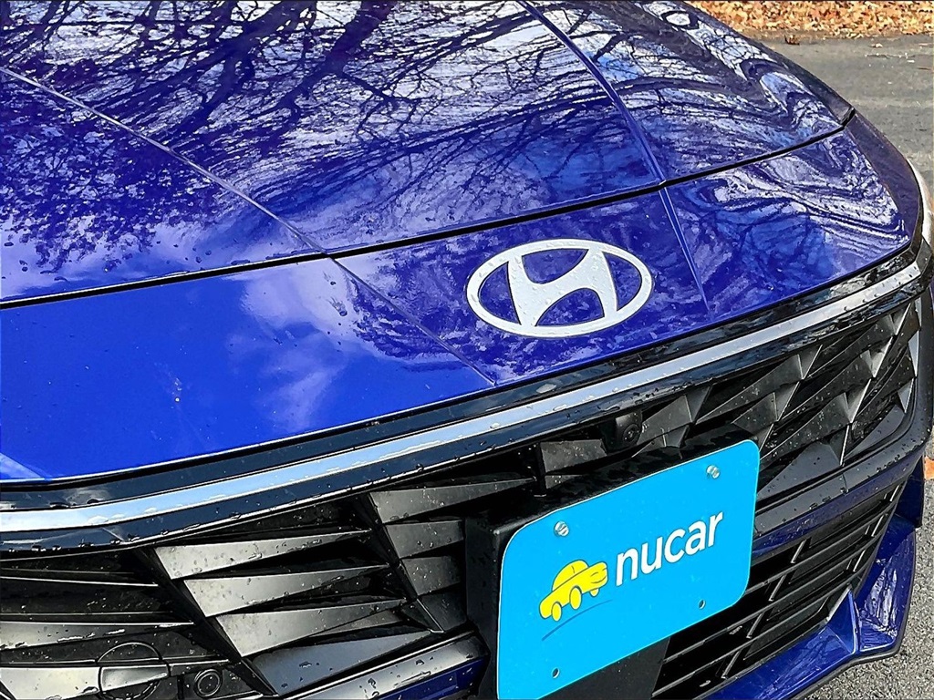 2024 Hyundai Elantra Limited - Photo 28