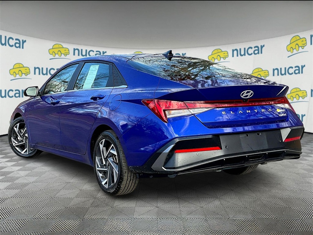 2024 Hyundai Elantra Limited - Photo 4