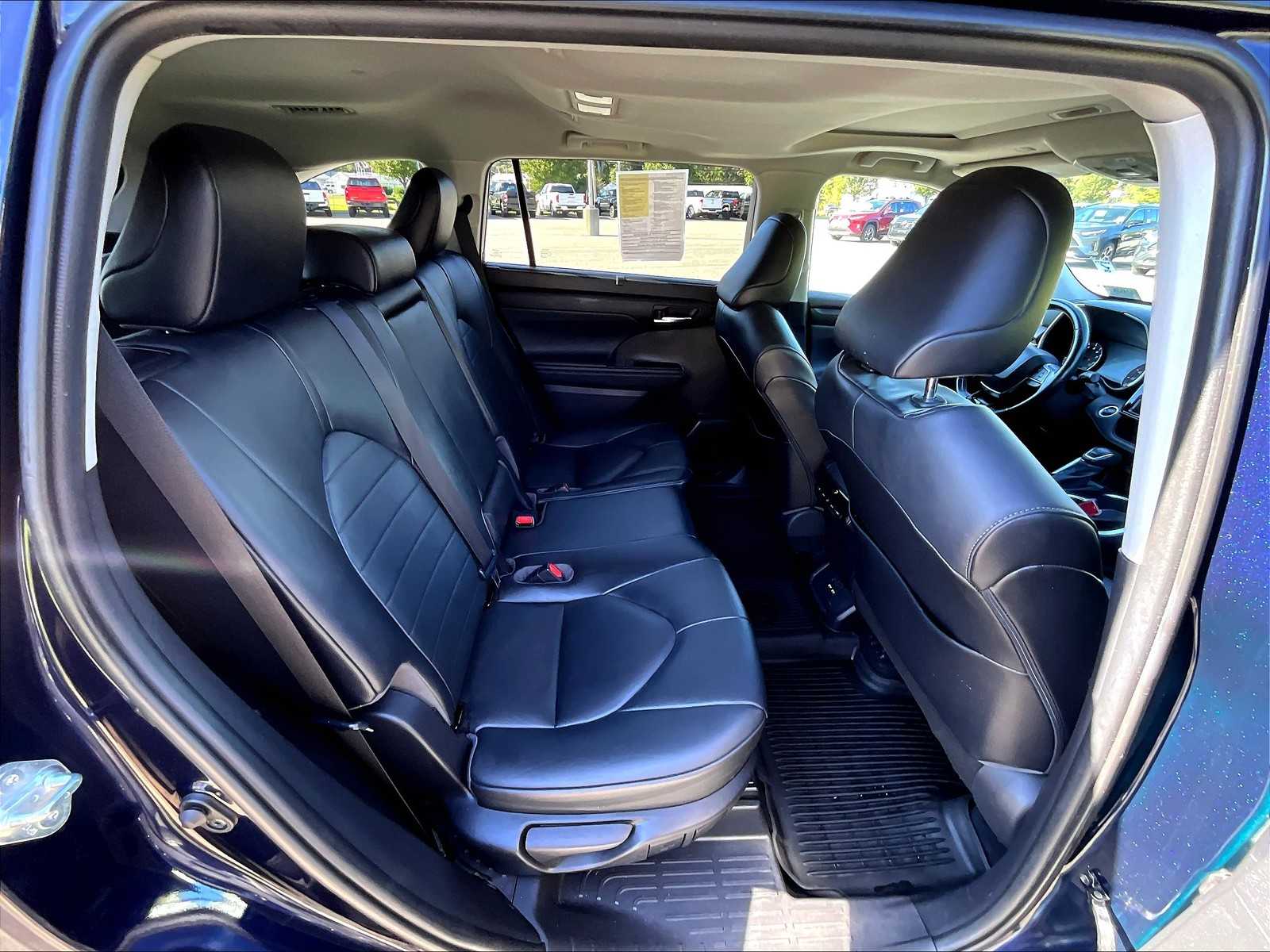 2020 Toyota Highlander XLE - Photo 16