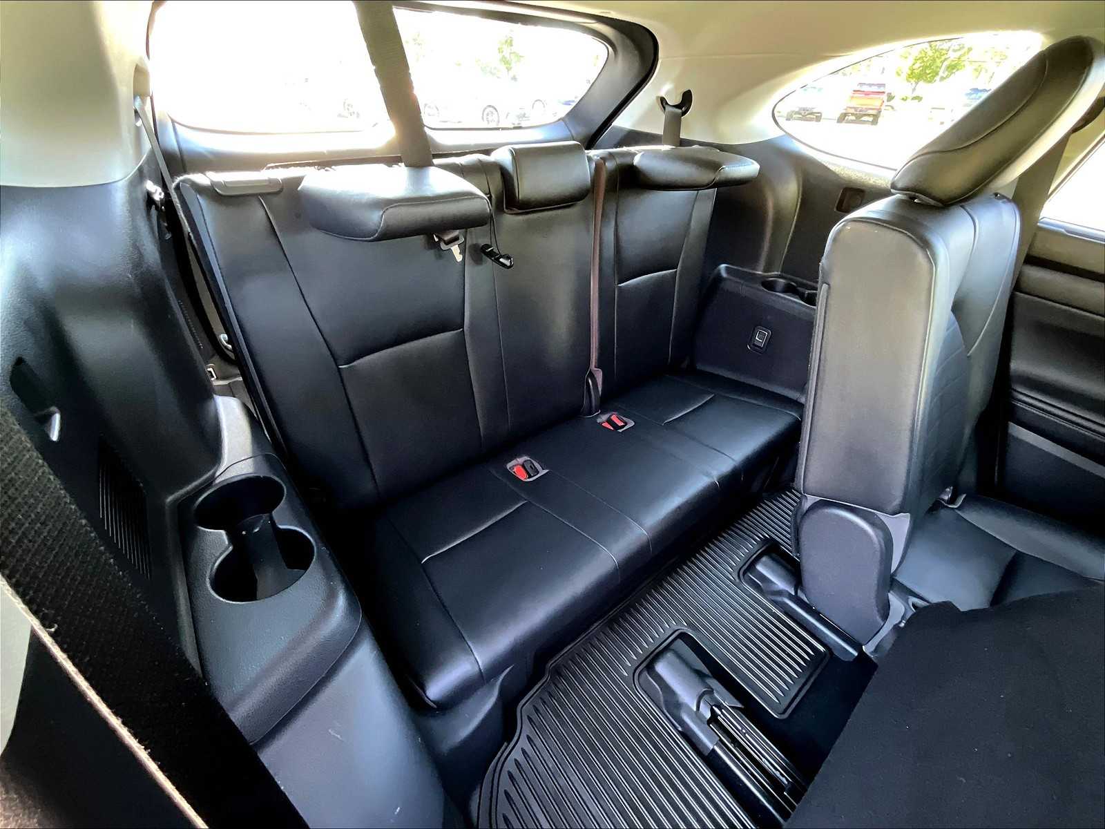 2020 Toyota Highlander XLE - Photo 17