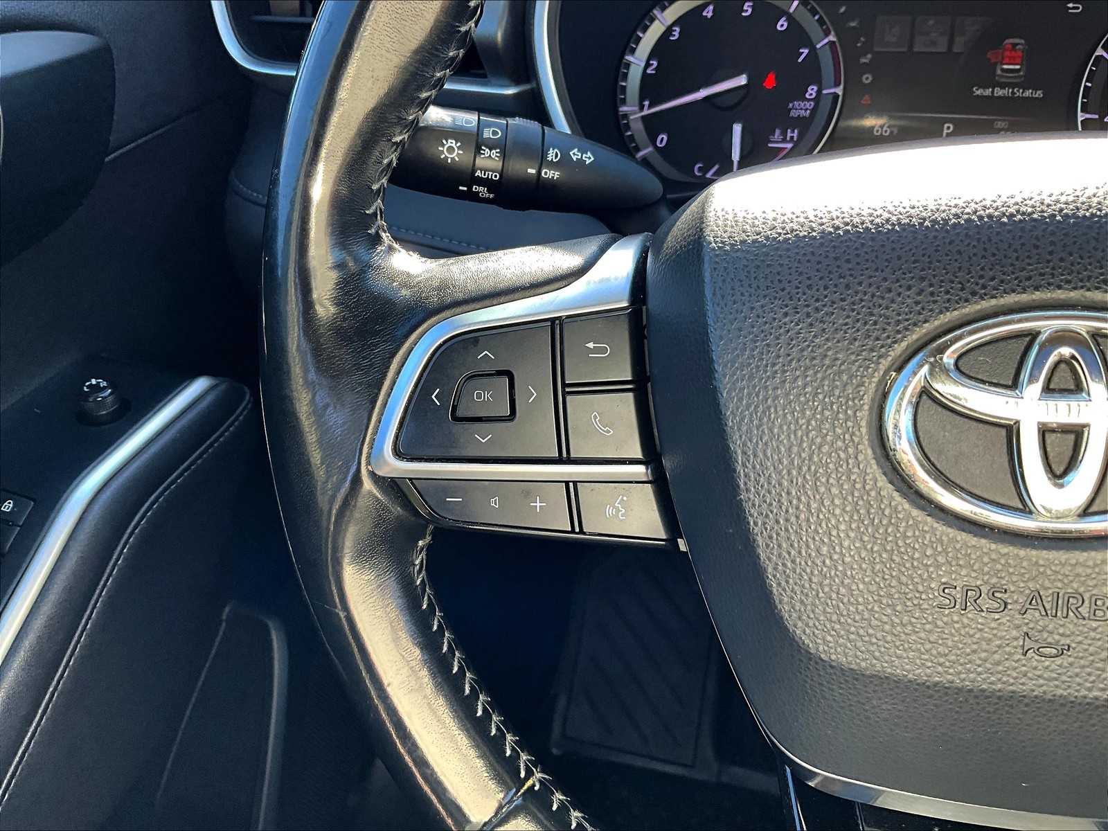 2020 Toyota Highlander XLE - Photo 24