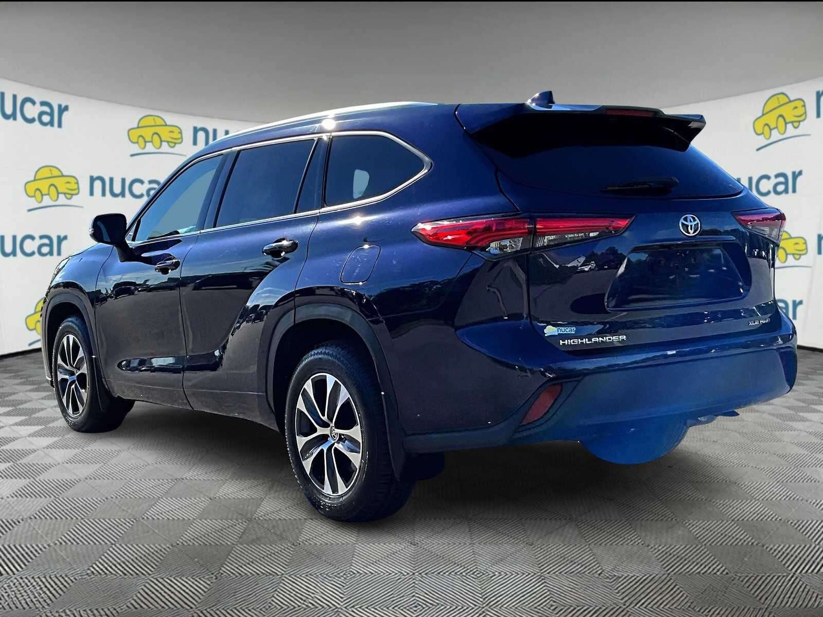 2020 Toyota Highlander XLE - Photo 4