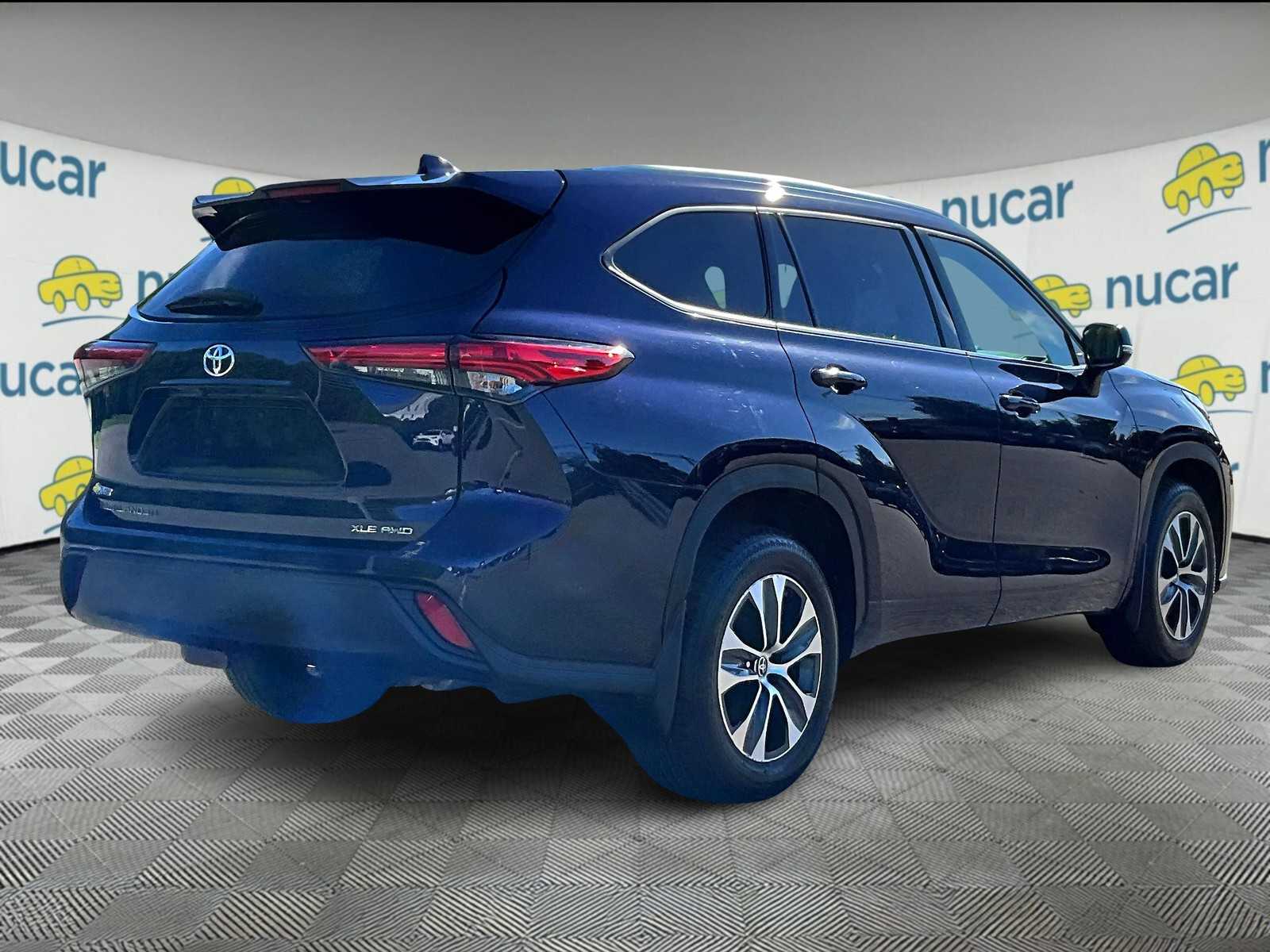 2020 Toyota Highlander XLE - Photo 6