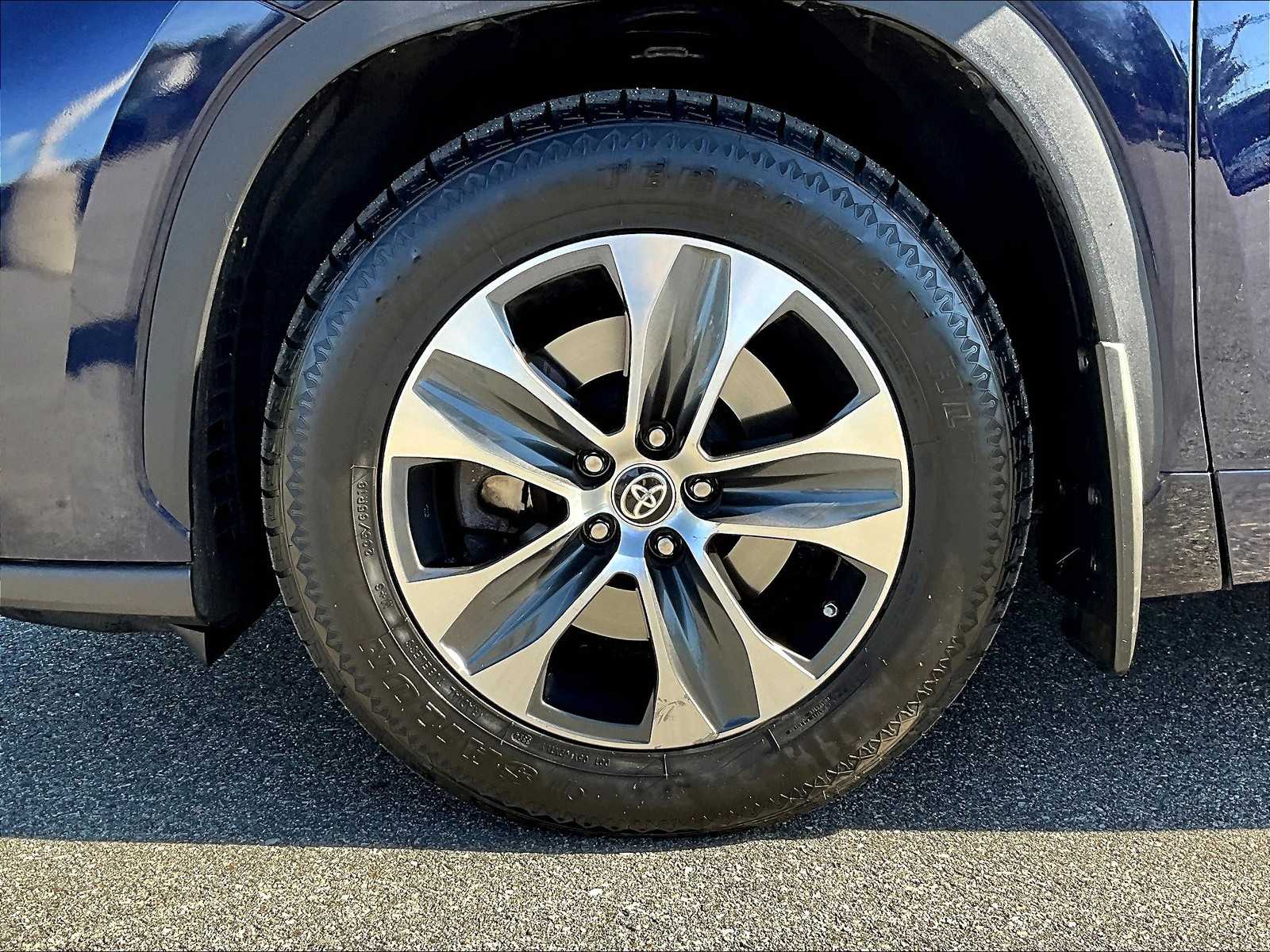 2020 Toyota Highlander XLE - Photo 7