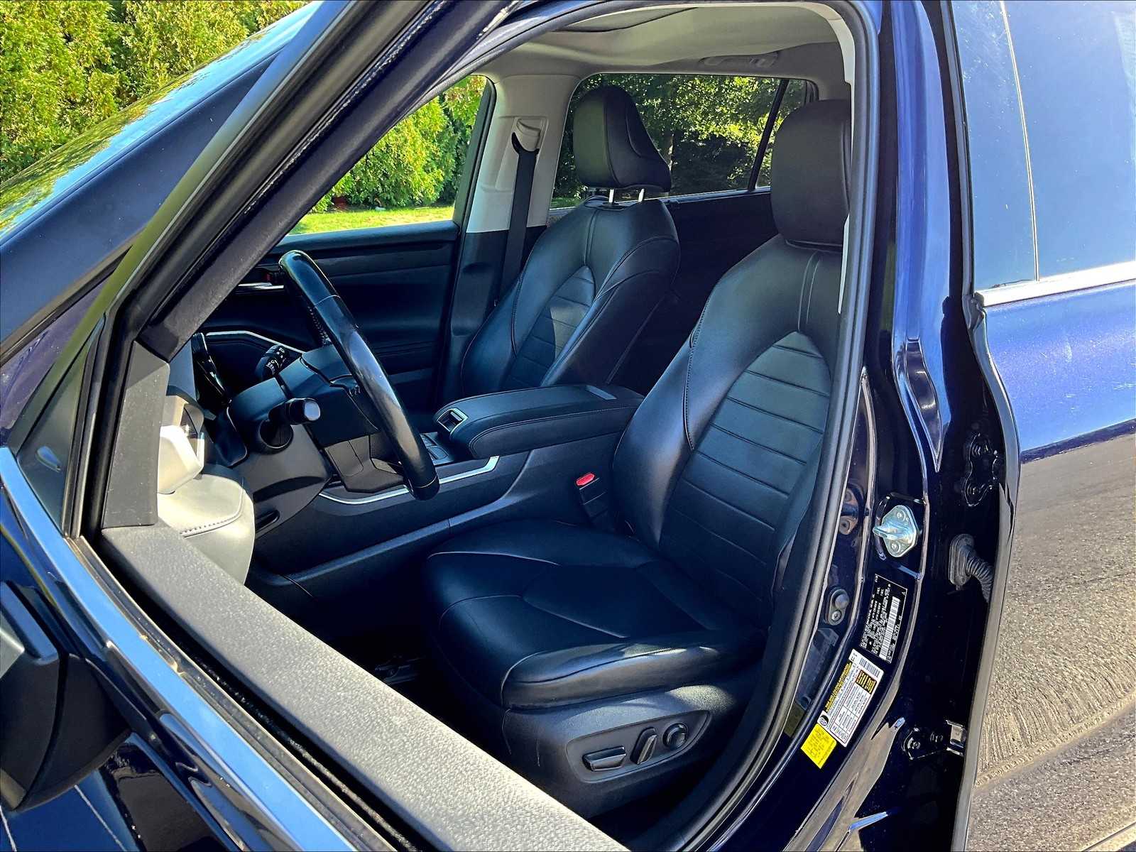 2020 Toyota Highlander XLE - Photo 10