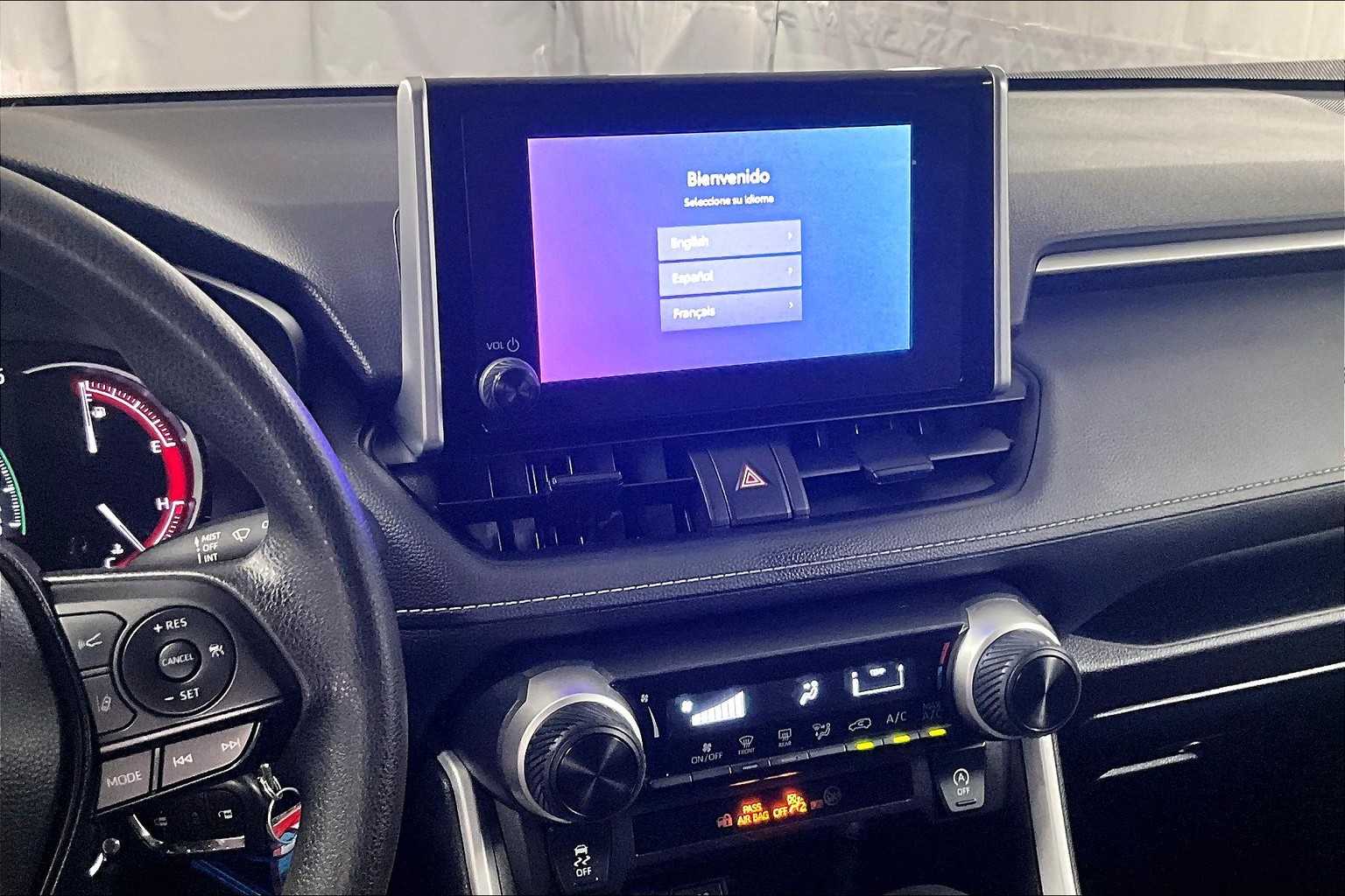 2023 Toyota RAV4 LE - Photo 18