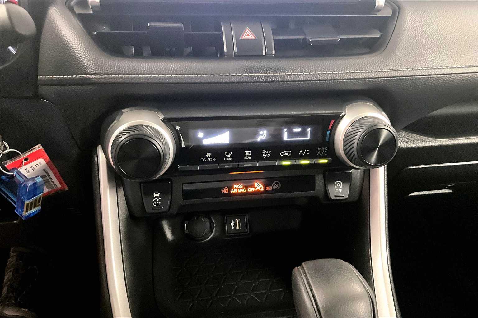 2023 Toyota RAV4 LE - Photo 25