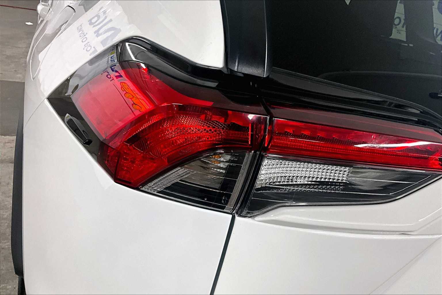 2023 Toyota RAV4 LE - Photo 33