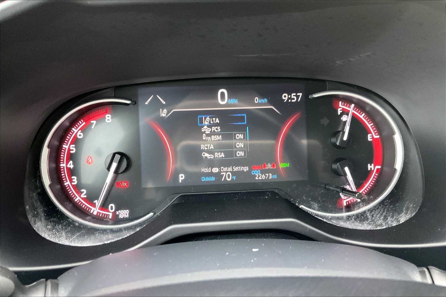2024 Toyota RAV4 XLE - Photo 24