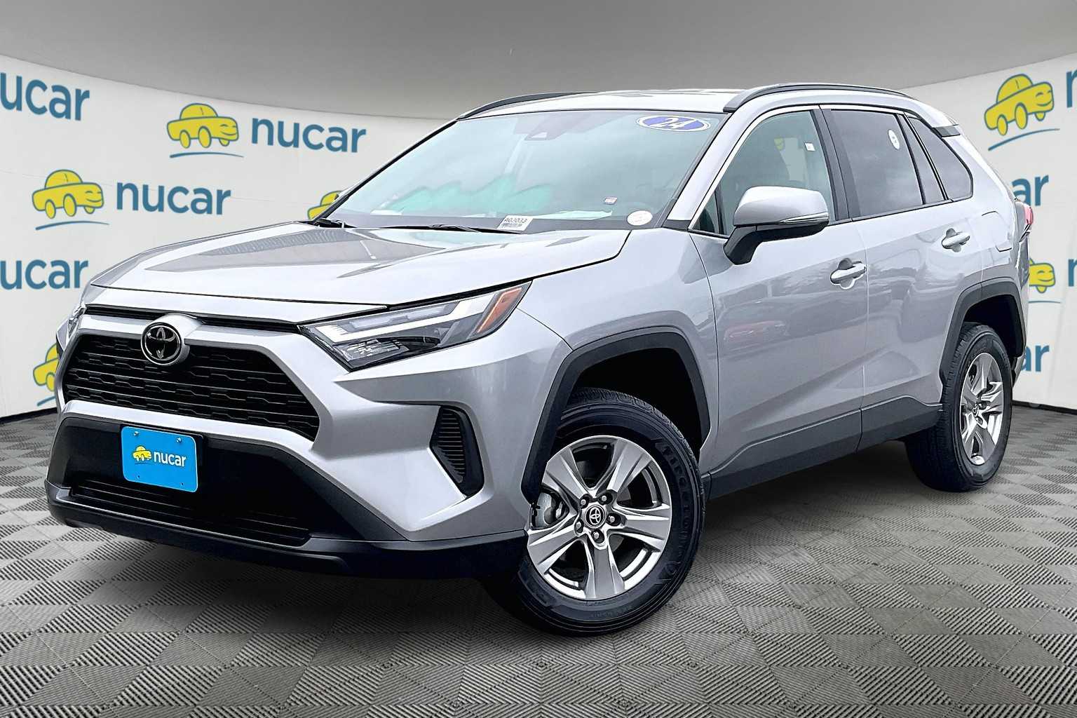 2024 Toyota RAV4 XLE - Photo 3