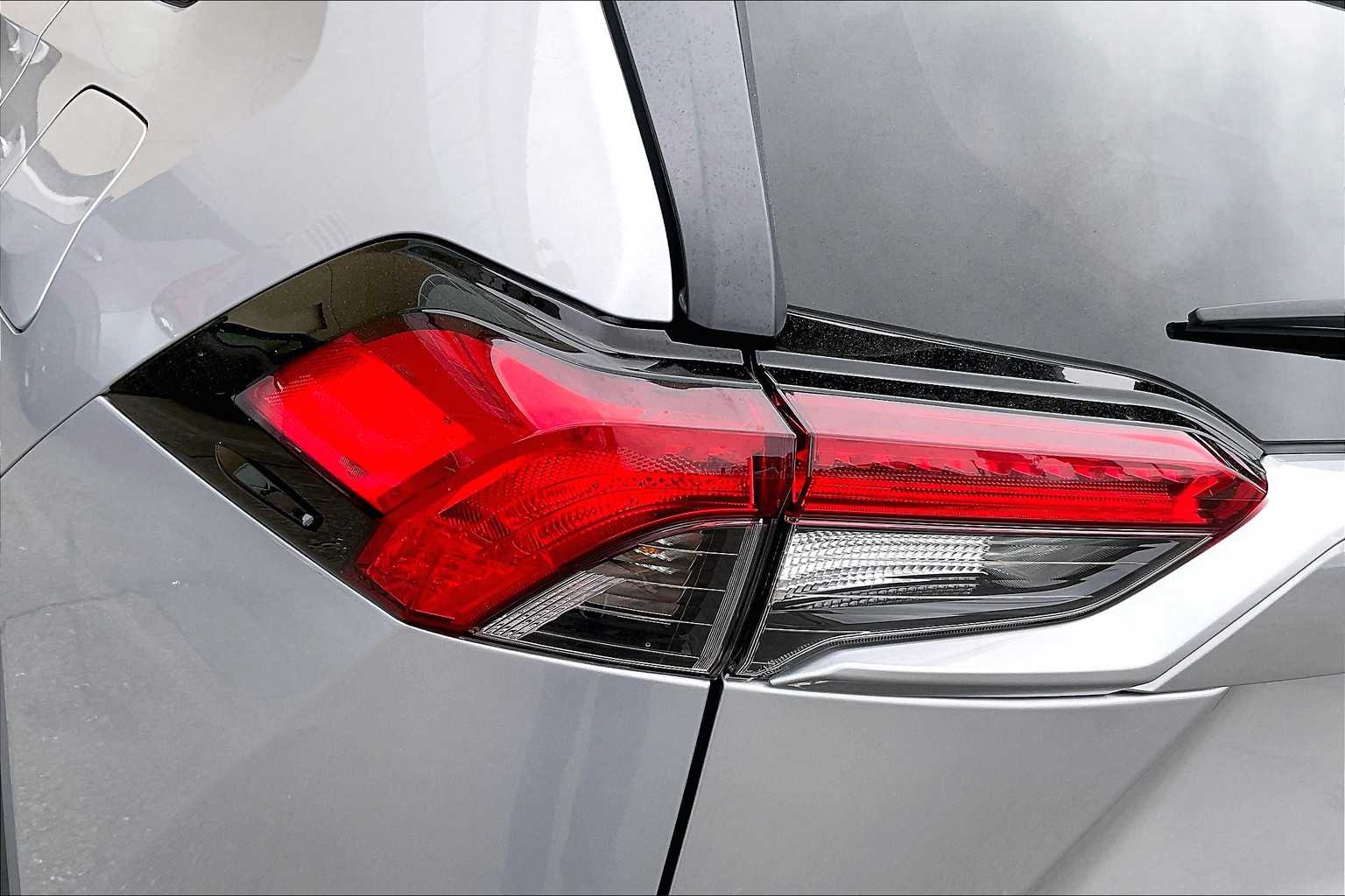 2024 Toyota RAV4 XLE - Photo 33