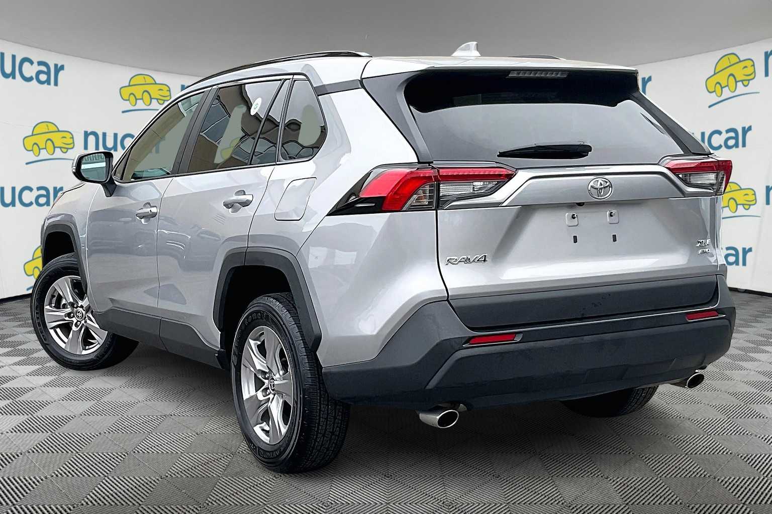 2024 Toyota RAV4 XLE - Photo 4