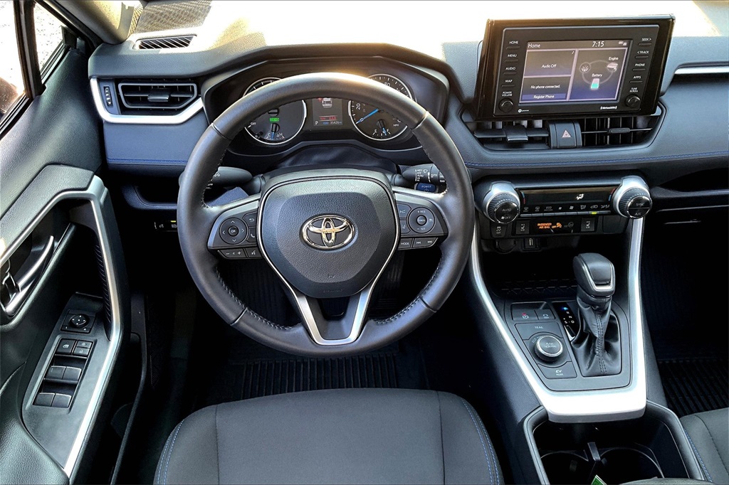 2022 Toyota RAV4 Hybrid SE - Photo 17