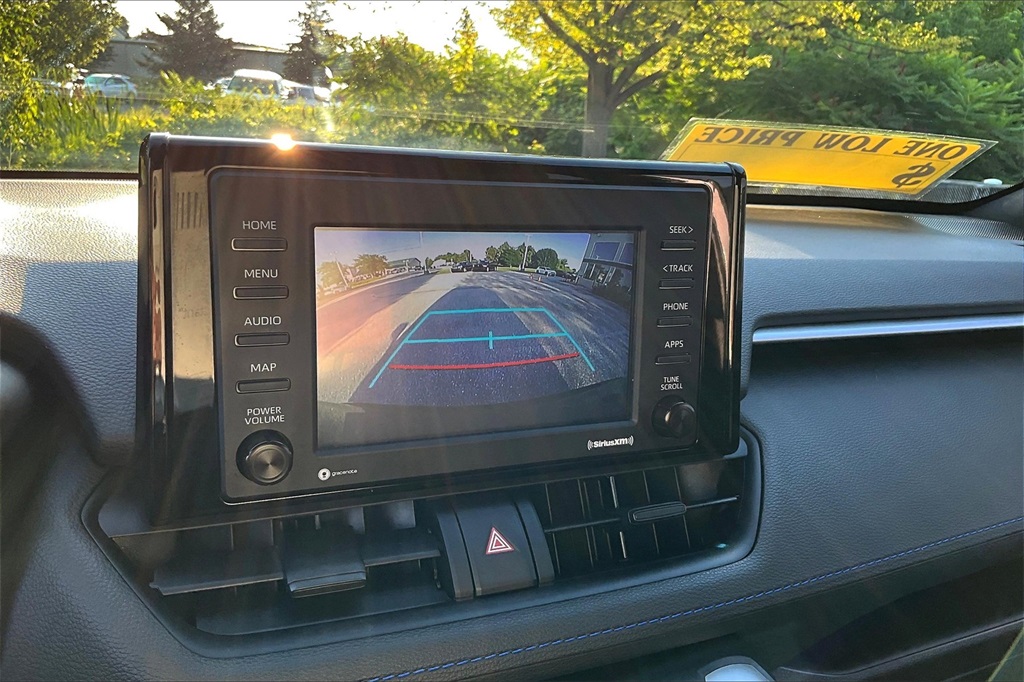 2022 Toyota RAV4 Hybrid SE - Photo 19
