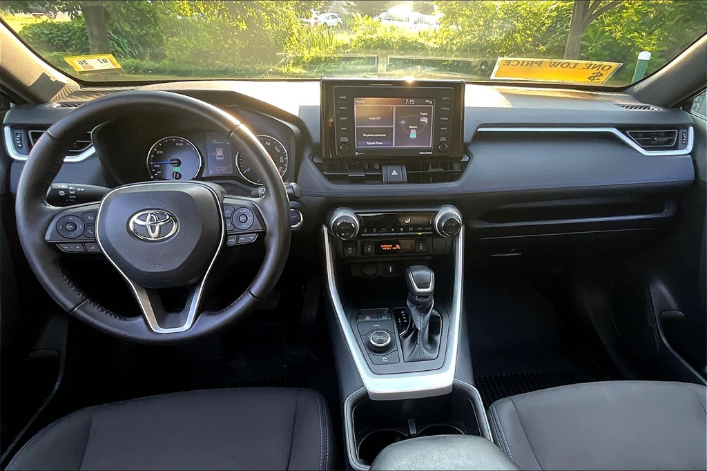2022 Toyota RAV4 Hybrid SE - Photo 21