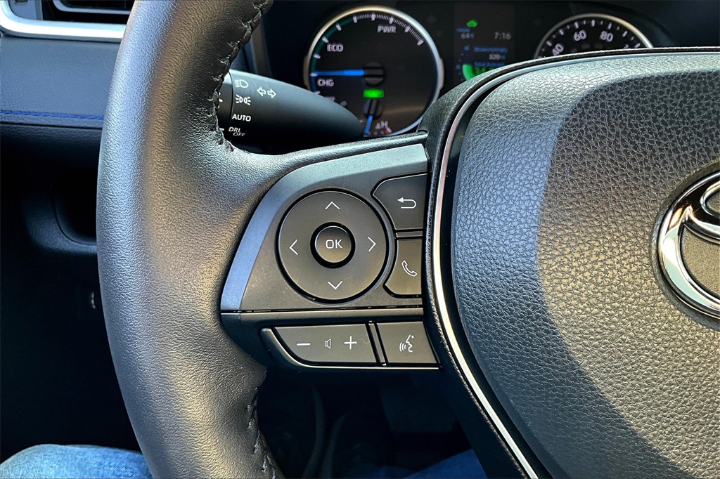 2022 Toyota RAV4 Hybrid SE - Photo 23