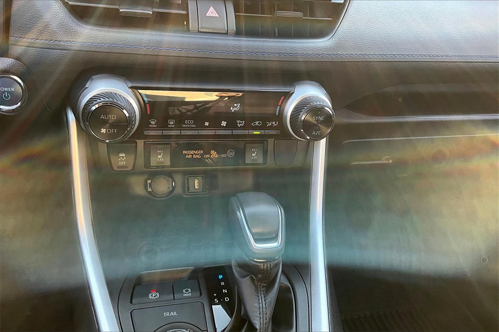 2022 Toyota RAV4 Hybrid SE - Photo 26