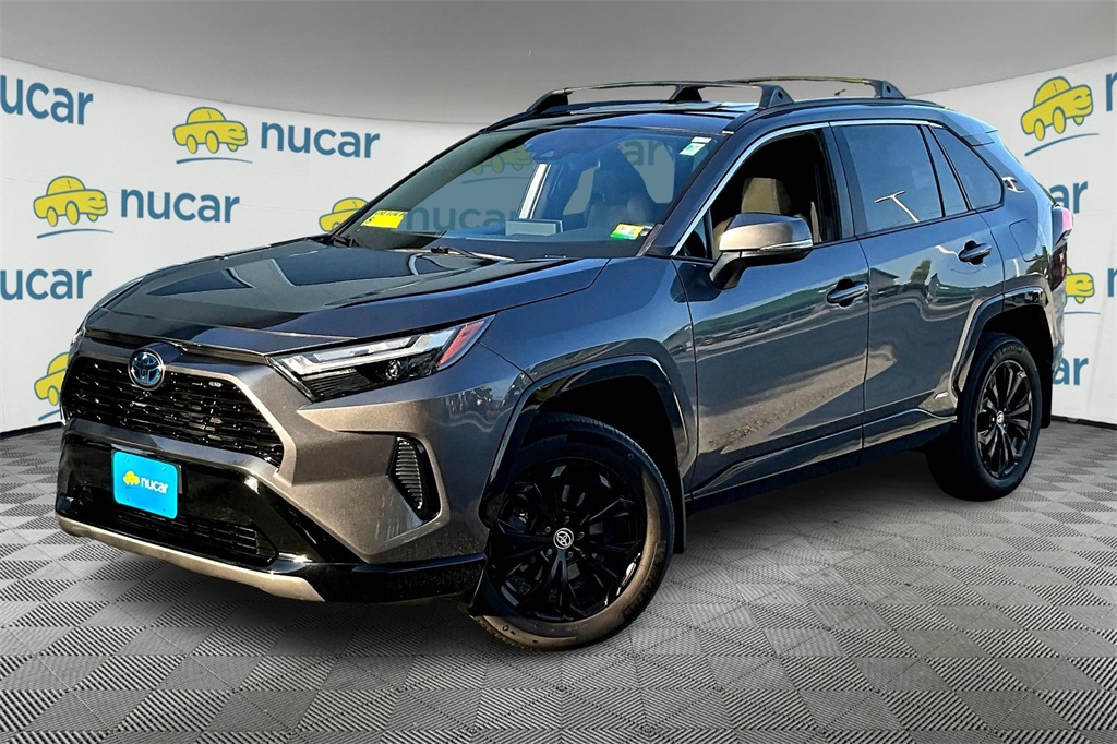2022 Toyota RAV4 Hybrid SE - Photo 3