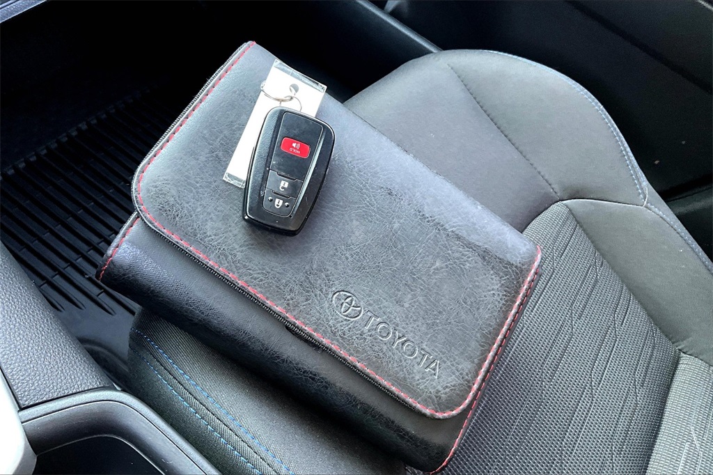 2022 Toyota RAV4 Hybrid SE - Photo 31