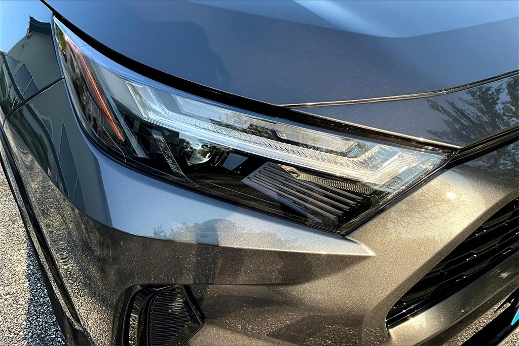 2022 Toyota RAV4 Hybrid SE - Photo 33