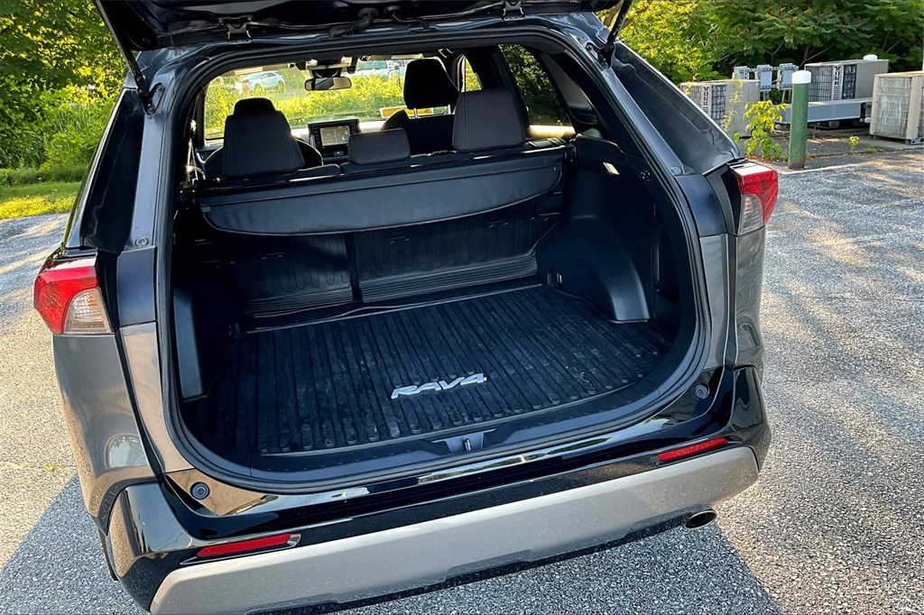 2022 Toyota RAV4 Hybrid SE - Photo 37