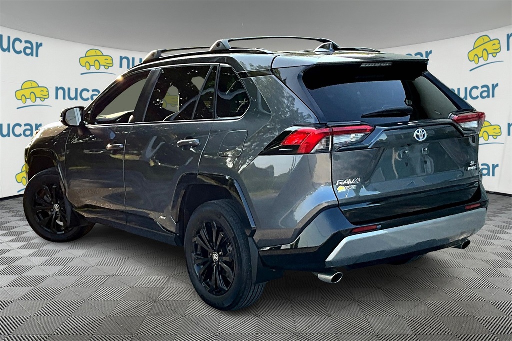 2022 Toyota RAV4 Hybrid SE - Photo 4