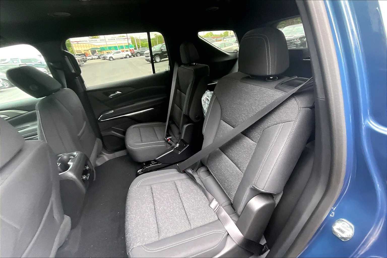 2025 Chevrolet Traverse AWD LT - Photo 15