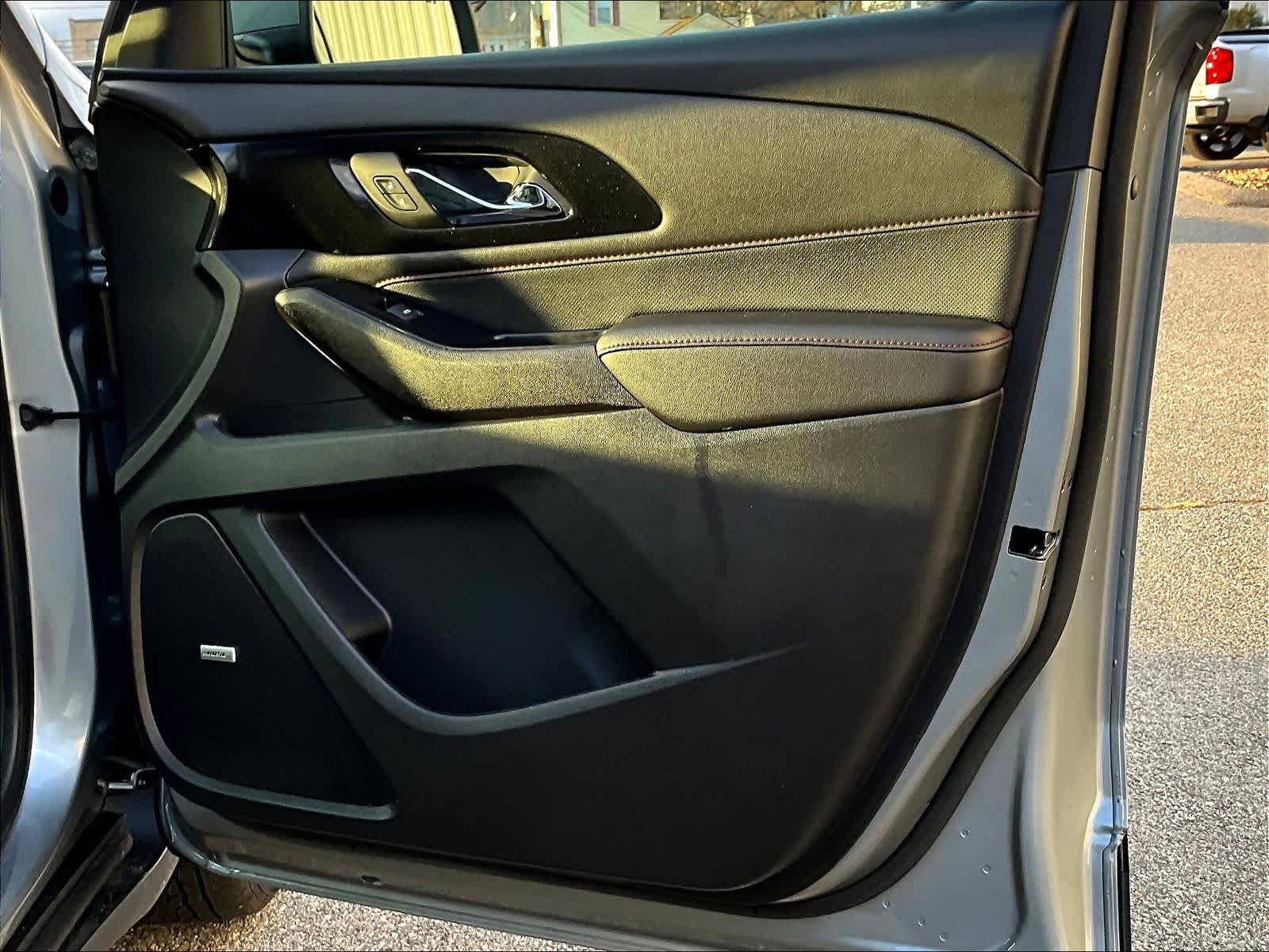2023 Chevrolet Traverse RS - Photo 12